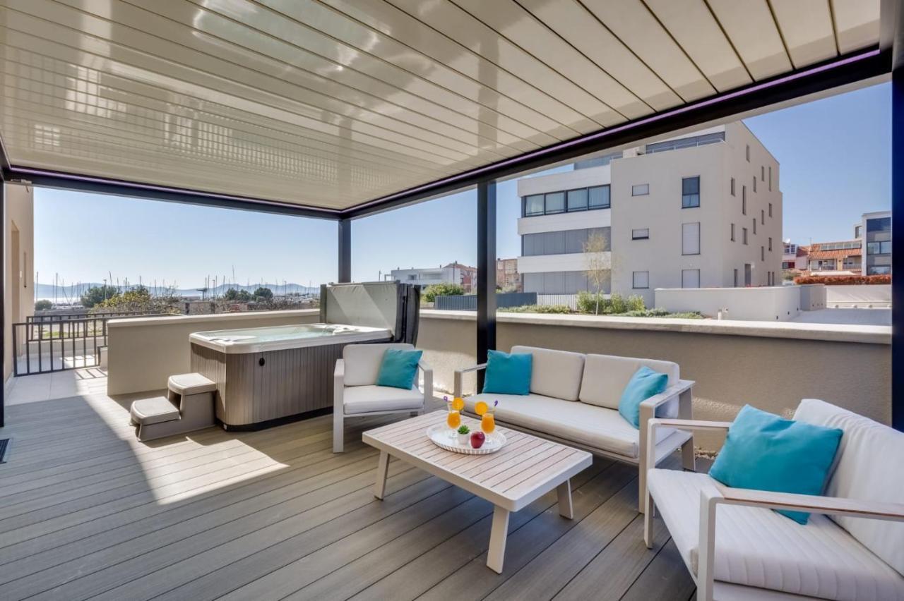 Shell Luxury Residences With Pool And Whirlpool Apartament