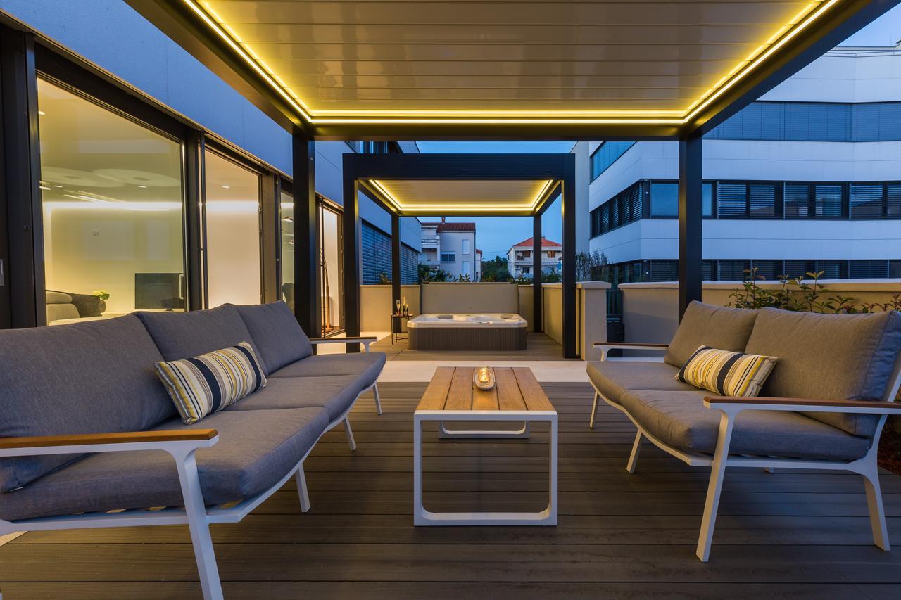 Shell Luxury Residences With Pool And Whirlpool Apartment