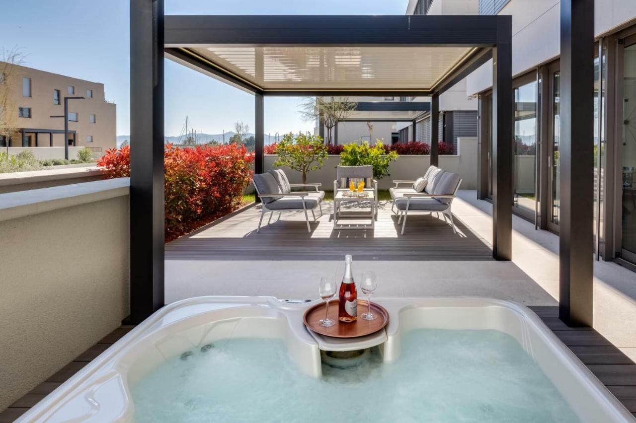 Shell Luxury Residences With Pool And Whirlpool Apartment Zadar