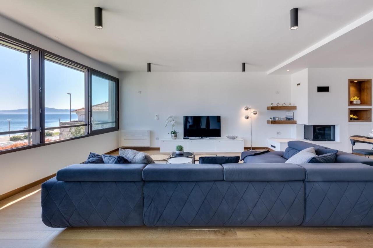 Shell Luxury Residences With Pool And Whirlpool Apartment